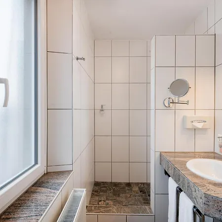 茨尔施米德酒店 酒店 博登斯边的拉多夫采尔