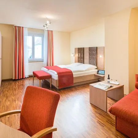 茨尔施米德酒店